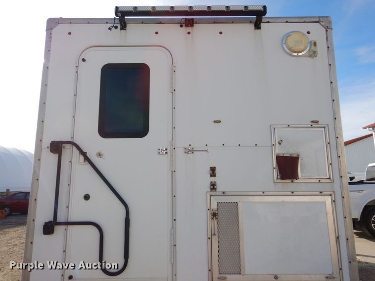 image for item JL9801 2002 Chevrolet Express G3500  fiber optic splicing truck