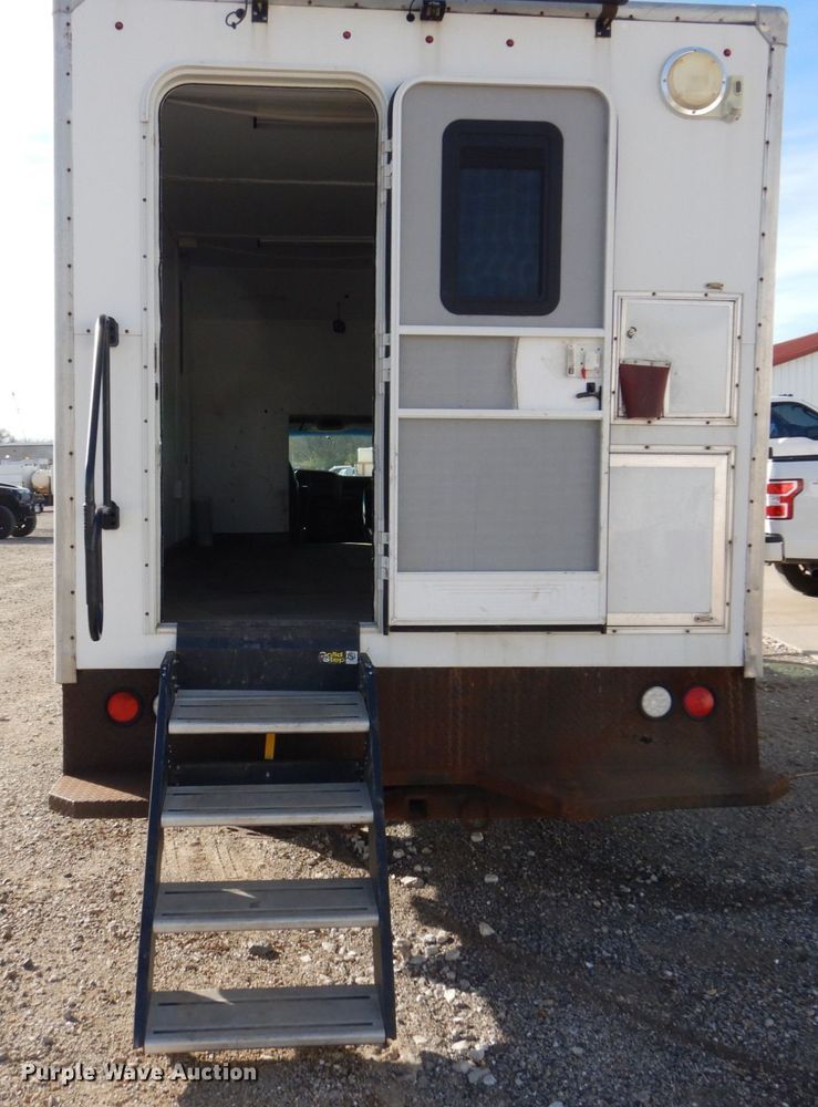 image for item JL9801 2002 Chevrolet Express G3500  fiber optic splicing truck