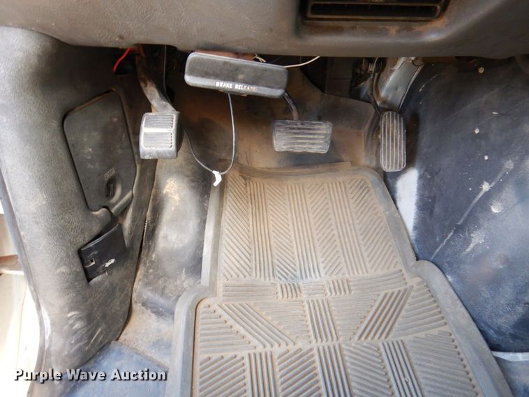 image for item JL9801 2002 Chevrolet Express G3500  fiber optic splicing truck