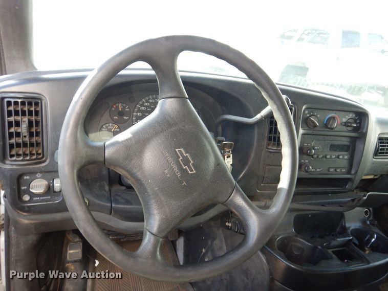 image for item JL9801 2002 Chevrolet Express G3500  fiber optic splicing truck