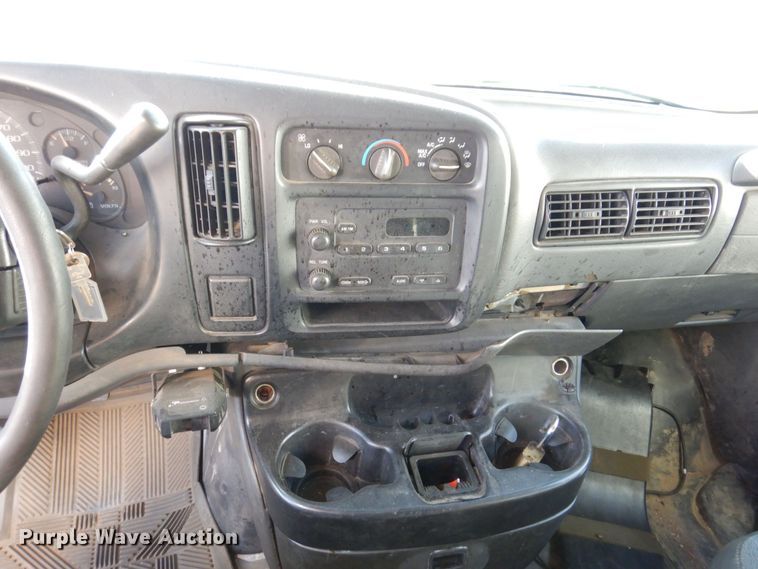 image for item JL9801 2002 Chevrolet Express G3500  fiber optic splicing truck