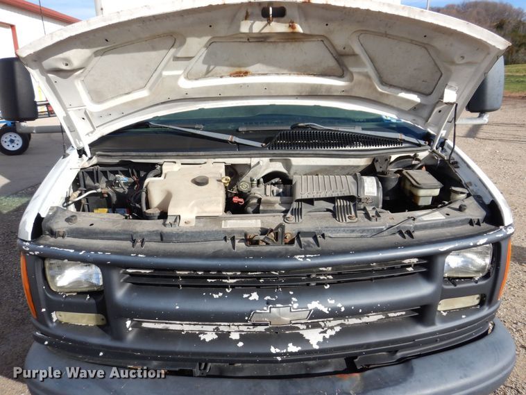 image for item JL9801 2002 Chevrolet Express G3500  fiber optic splicing truck