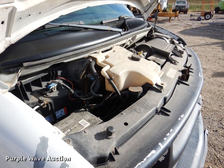 image for item JL9801 2002 Chevrolet Express G3500  fiber optic splicing truck