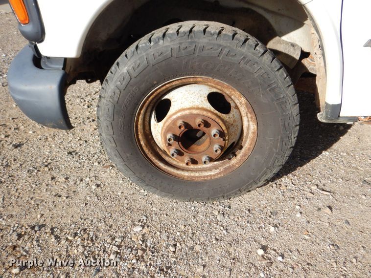 image for item JL9801 2002 Chevrolet Express G3500  fiber optic splicing truck