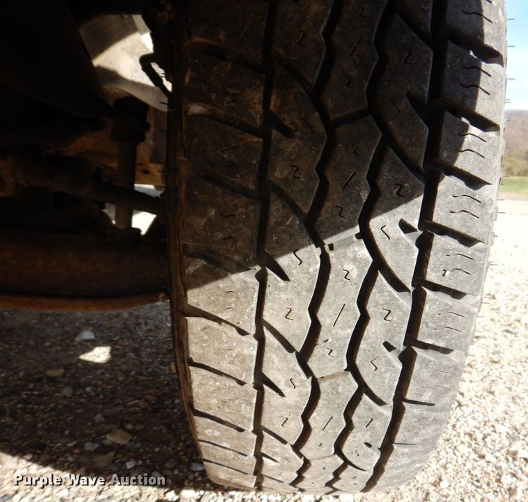 image for item JL9801 2002 Chevrolet Express G3500  fiber optic splicing truck