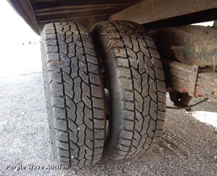 image for item JL9801 2002 Chevrolet Express G3500  fiber optic splicing truck