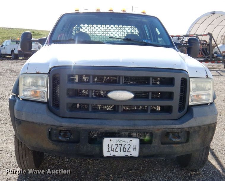 image for item JL9805 2005 Ford F550 Super Duty XL  Crew Cab flatbed truck
