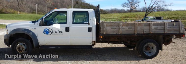 image for item JL9805 2005 Ford F550 Super Duty XL  Crew Cab flatbed truck