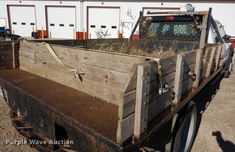 image for item JL9805 2005 Ford F550 Super Duty XL  Crew Cab flatbed truck