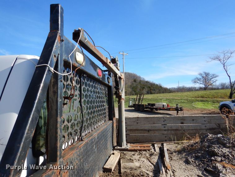 image for item JL9805 2005 Ford F550 Super Duty XL  Crew Cab flatbed truck