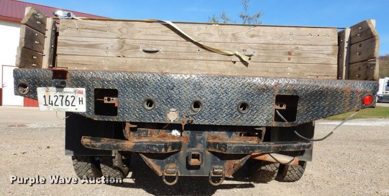 image for item JL9805 2005 Ford F550 Super Duty XL  Crew Cab flatbed truck