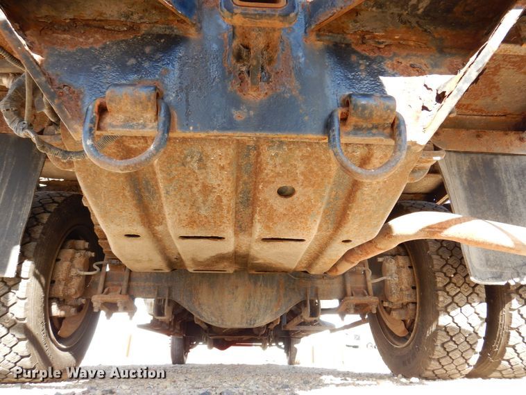 image for item JL9805 2005 Ford F550 Super Duty XL  Crew Cab flatbed truck