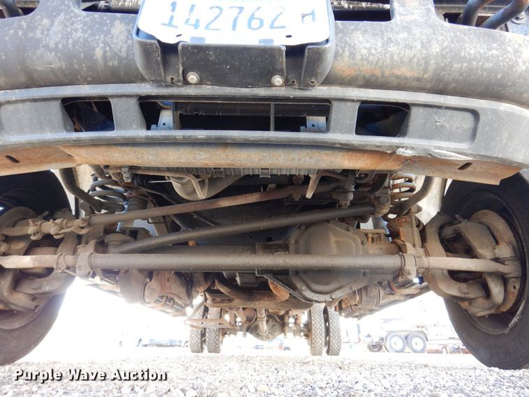 image for item JL9805 2005 Ford F550 Super Duty XL  Crew Cab flatbed truck