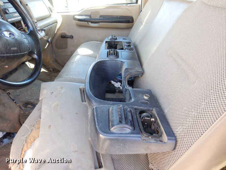 image for item JL9805 2005 Ford F550 Super Duty XL  Crew Cab flatbed truck