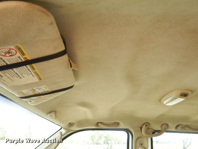 image for item JL9805 2005 Ford F550 Super Duty XL  Crew Cab flatbed truck