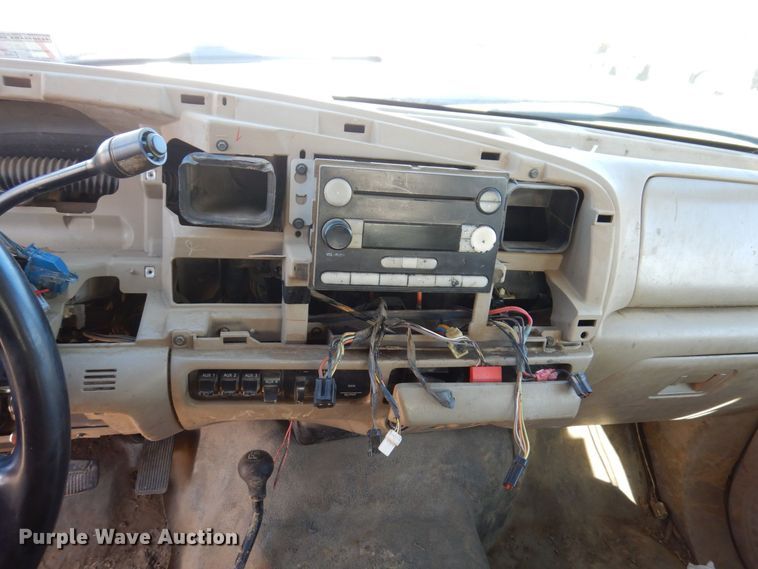 image for item JL9805 2005 Ford F550 Super Duty XL  Crew Cab flatbed truck