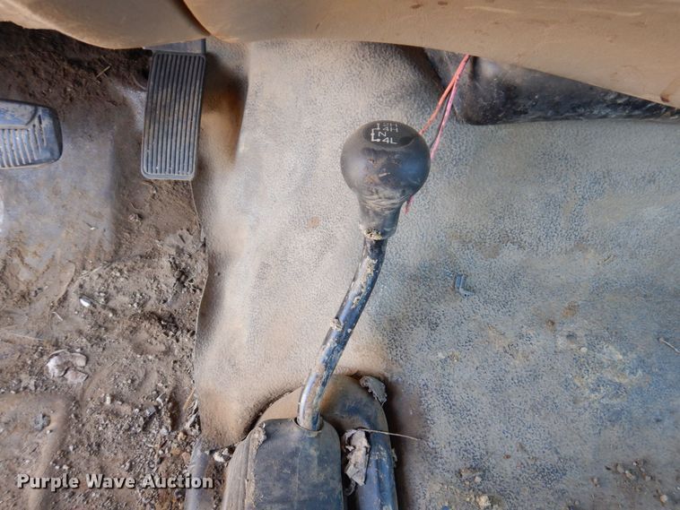 image for item JL9805 2005 Ford F550 Super Duty XL  Crew Cab flatbed truck