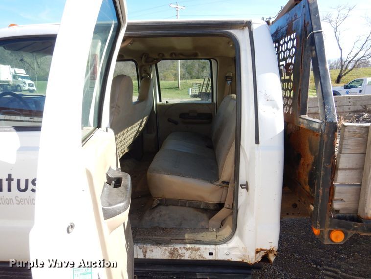 image for item JL9805 2005 Ford F550 Super Duty XL  Crew Cab flatbed truck