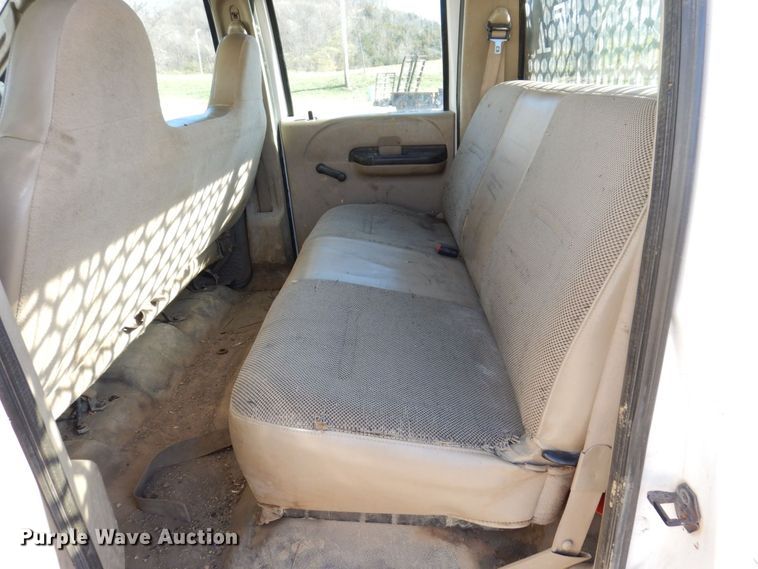 image for item JL9805 2005 Ford F550 Super Duty XL  Crew Cab flatbed truck