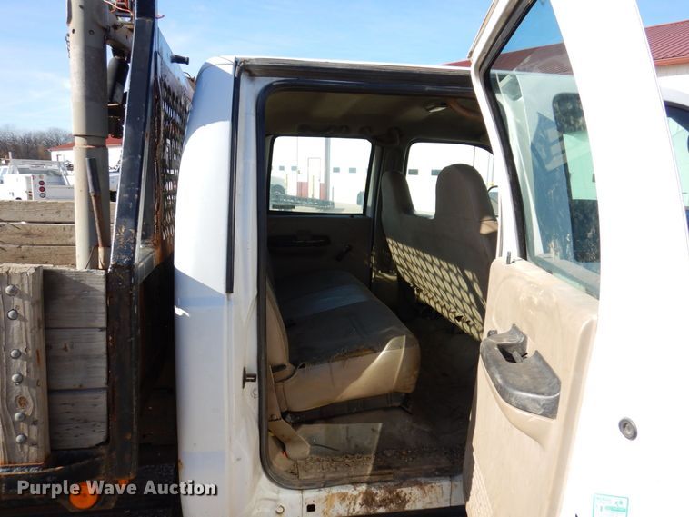 image for item JL9805 2005 Ford F550 Super Duty XL  Crew Cab flatbed truck