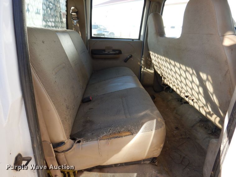 image for item JL9805 2005 Ford F550 Super Duty XL  Crew Cab flatbed truck