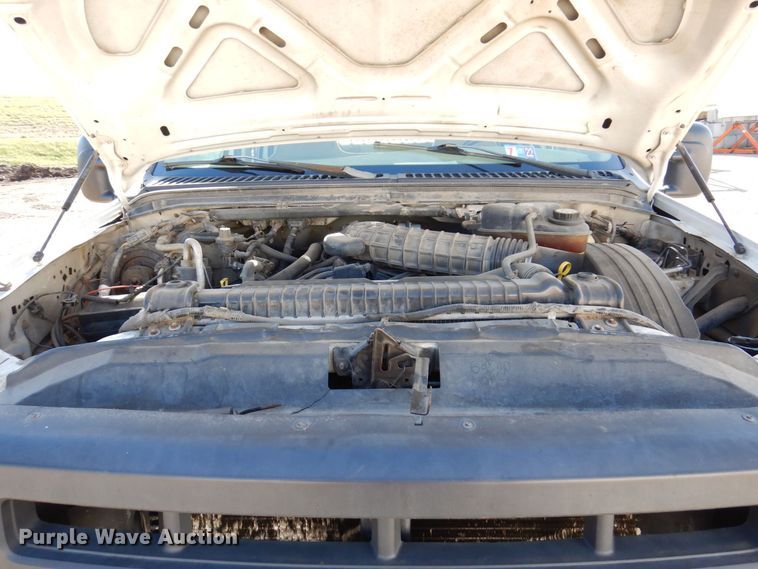 image for item JL9805 2005 Ford F550 Super Duty XL  Crew Cab flatbed truck