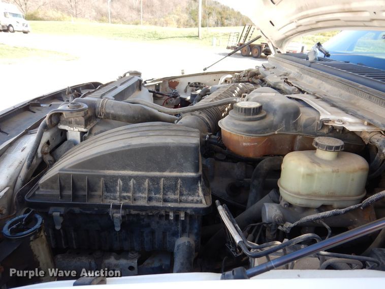 image for item JL9805 2005 Ford F550 Super Duty XL  Crew Cab flatbed truck