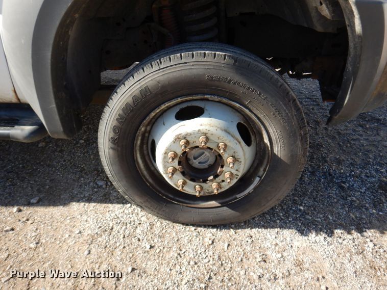 image for item JL9805 2005 Ford F550 Super Duty XL  Crew Cab flatbed truck