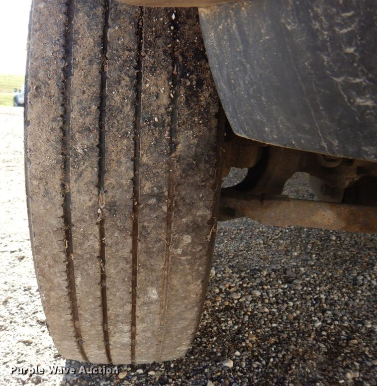 image for item JL9805 2005 Ford F550 Super Duty XL  Crew Cab flatbed truck