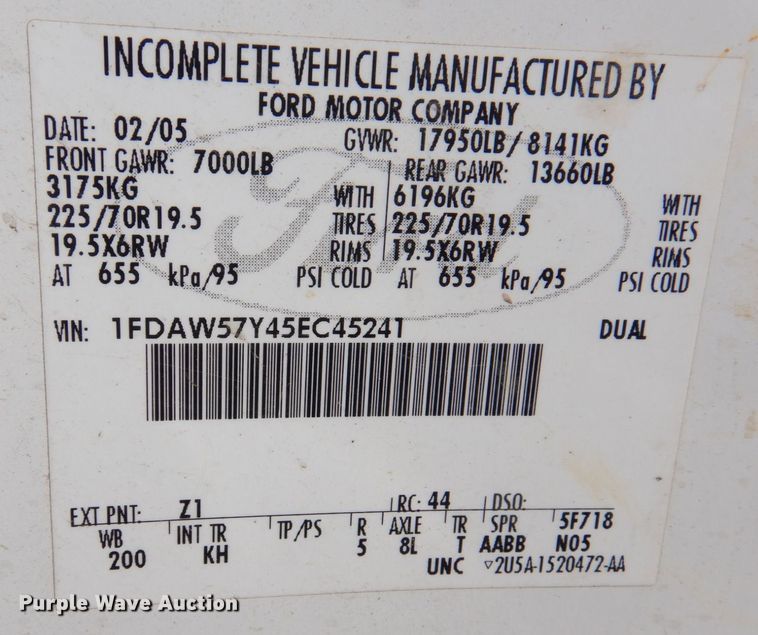 image for item JL9805 2005 Ford F550 Super Duty XL  Crew Cab flatbed truck