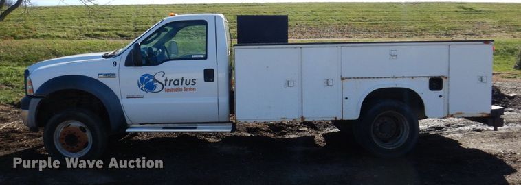 image for item JL9806 2007 Ford F450 Super Duty XL  utility / service truck