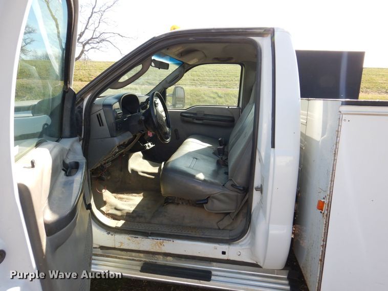 image for item JL9806 2007 Ford F450 Super Duty XL  utility / service truck