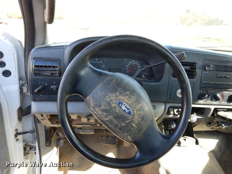 image for item JL9806 2007 Ford F450 Super Duty XL  utility / service truck