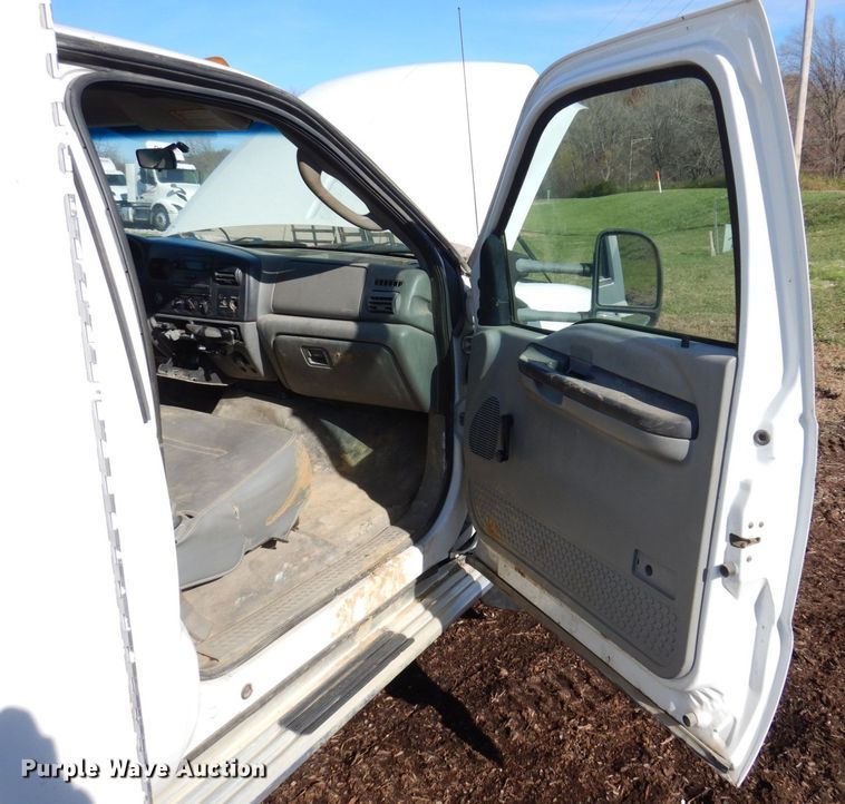 image for item JL9806 2007 Ford F450 Super Duty XL  utility / service truck