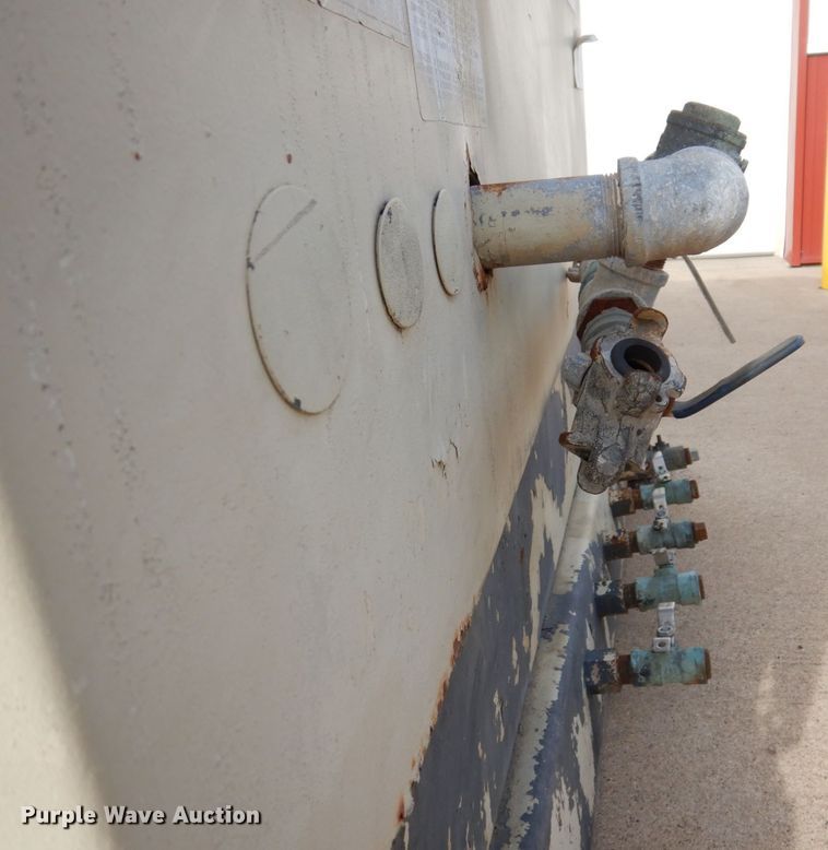 image for item JL9809 2006 Ingersoll Rand XP375WCU  air compressor