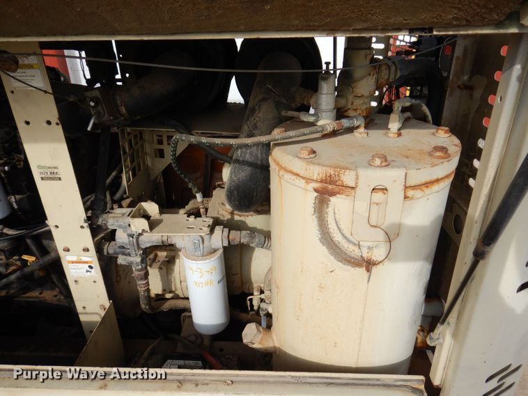 image for item JL9809 2006 Ingersoll Rand XP375WCU  air compressor