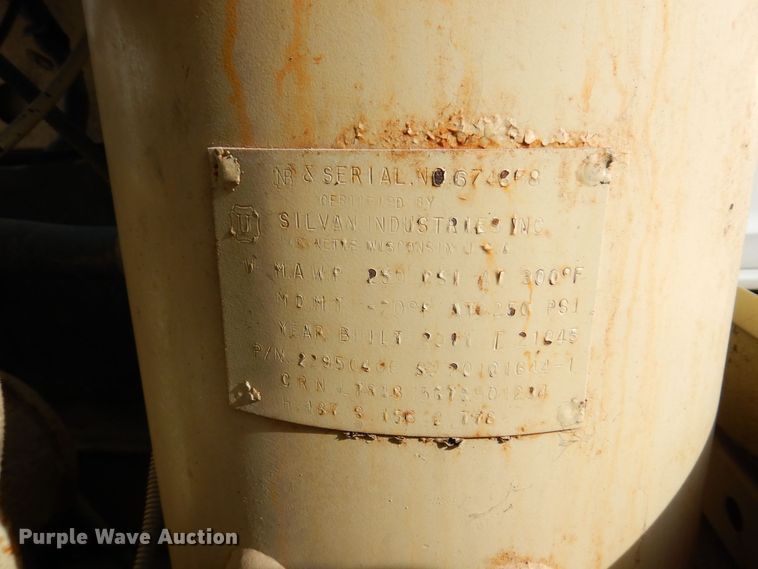 image for item JL9809 2006 Ingersoll Rand XP375WCU  air compressor