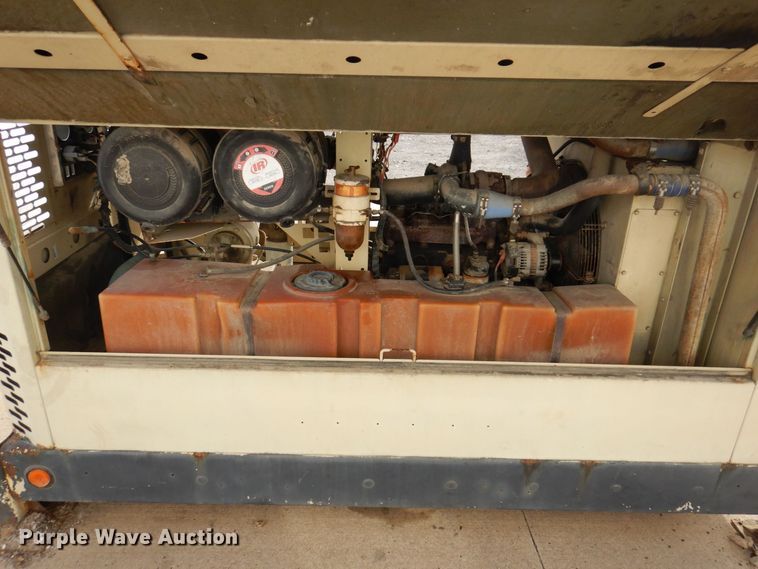 image for item JL9809 2006 Ingersoll Rand XP375WCU  air compressor