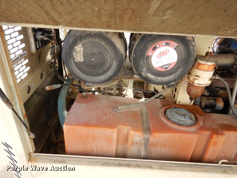 image for item JL9809 2006 Ingersoll Rand XP375WCU  air compressor