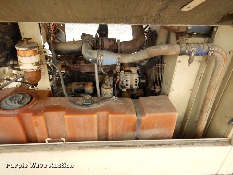 image for item JL9809 2006 Ingersoll Rand XP375WCU  air compressor