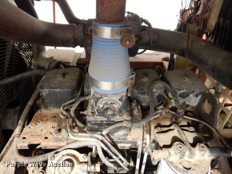 image for item JL9809 2006 Ingersoll Rand XP375WCU  air compressor