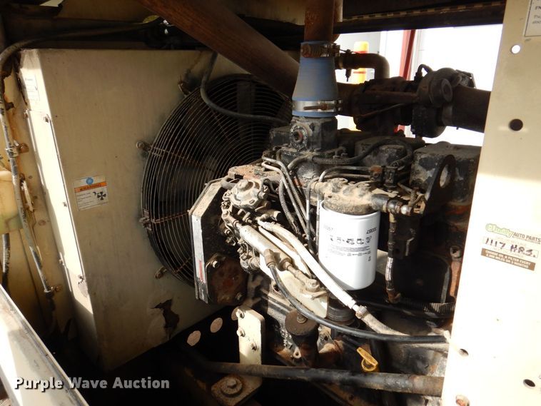 image for item JL9809 2006 Ingersoll Rand XP375WCU  air compressor