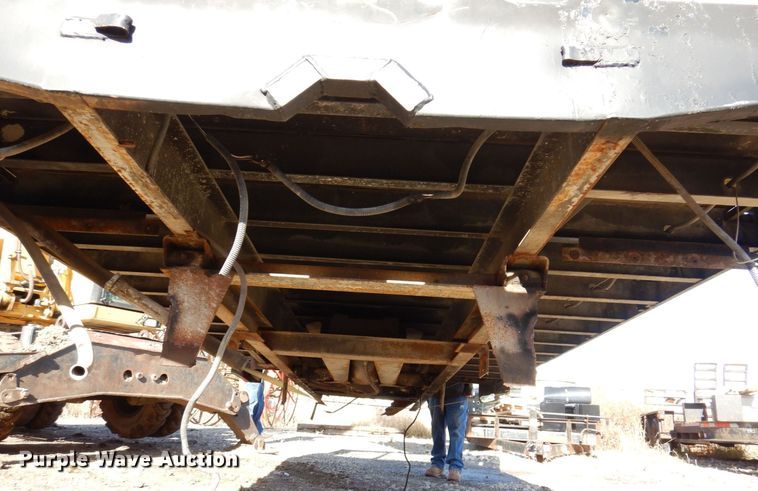 image for item JL9810 Dump flatbed