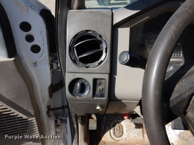 image for item JL9812 2008 Ford F450 Super Duty XL  utility / service truck