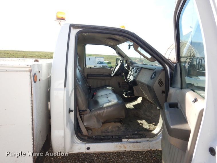 image for item JL9812 2008 Ford F450 Super Duty XL  utility / service truck