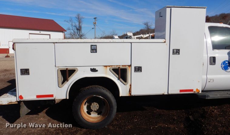 image for item JL9813 2009 Ford F550 Super Duty XL  utility / service truck