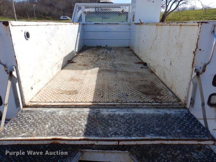 image for item JL9813 2009 Ford F550 Super Duty XL  utility / service truck