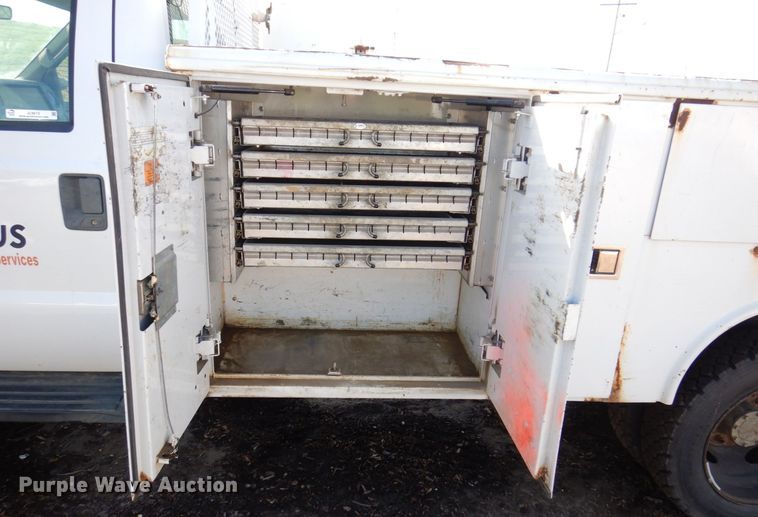 image for item JL9813 2009 Ford F550 Super Duty XL  utility / service truck