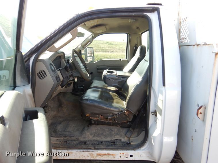 image for item JL9813 2009 Ford F550 Super Duty XL  utility / service truck