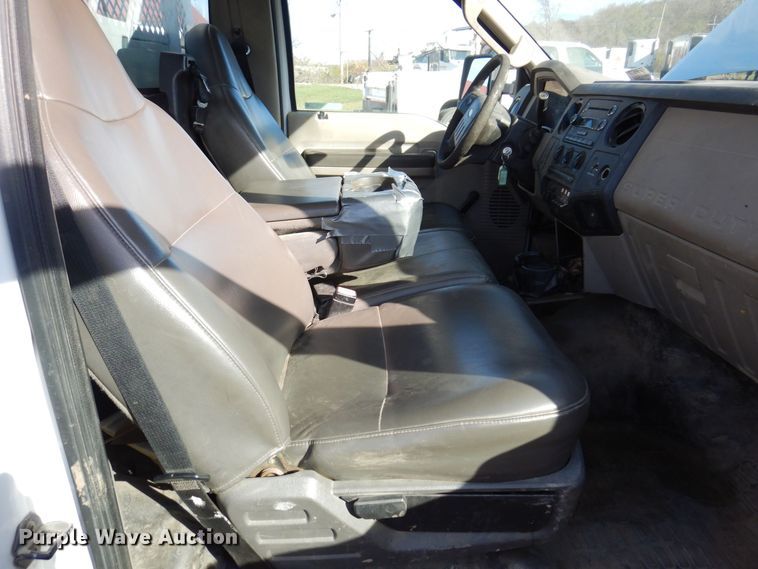 image for item JL9813 2009 Ford F550 Super Duty XL  utility / service truck